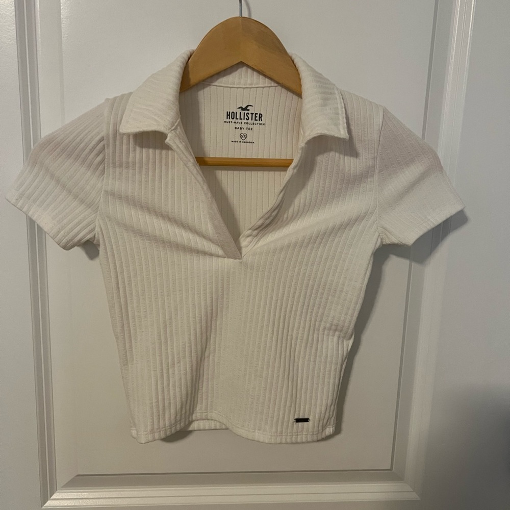 Hollister baby tee, size xsmall, white crop top